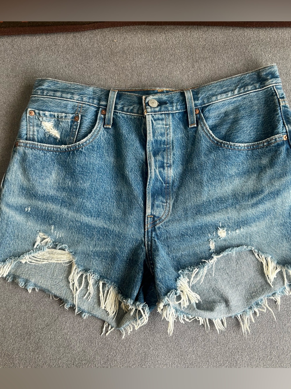 NWOT Levi's 501 Distressed Jean Shorts